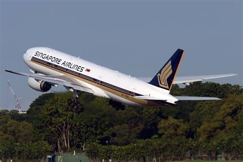 Singapore Airlines Fast Forwards Boeing 777.